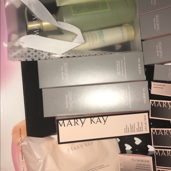 Mary Kay Starter Kit!💗 - Picture 5 of 8